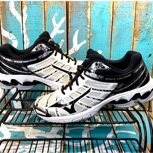 Mizuno volleyball shoes